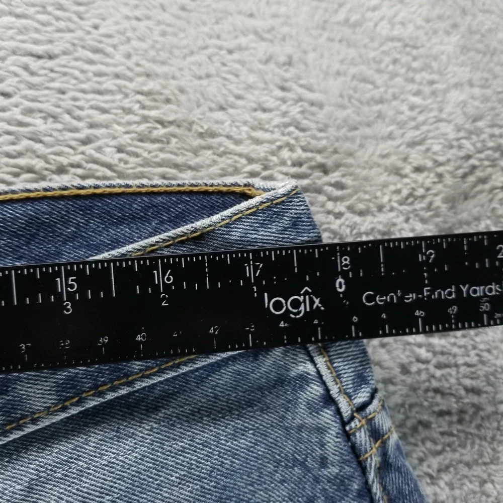 Levis before purchasing